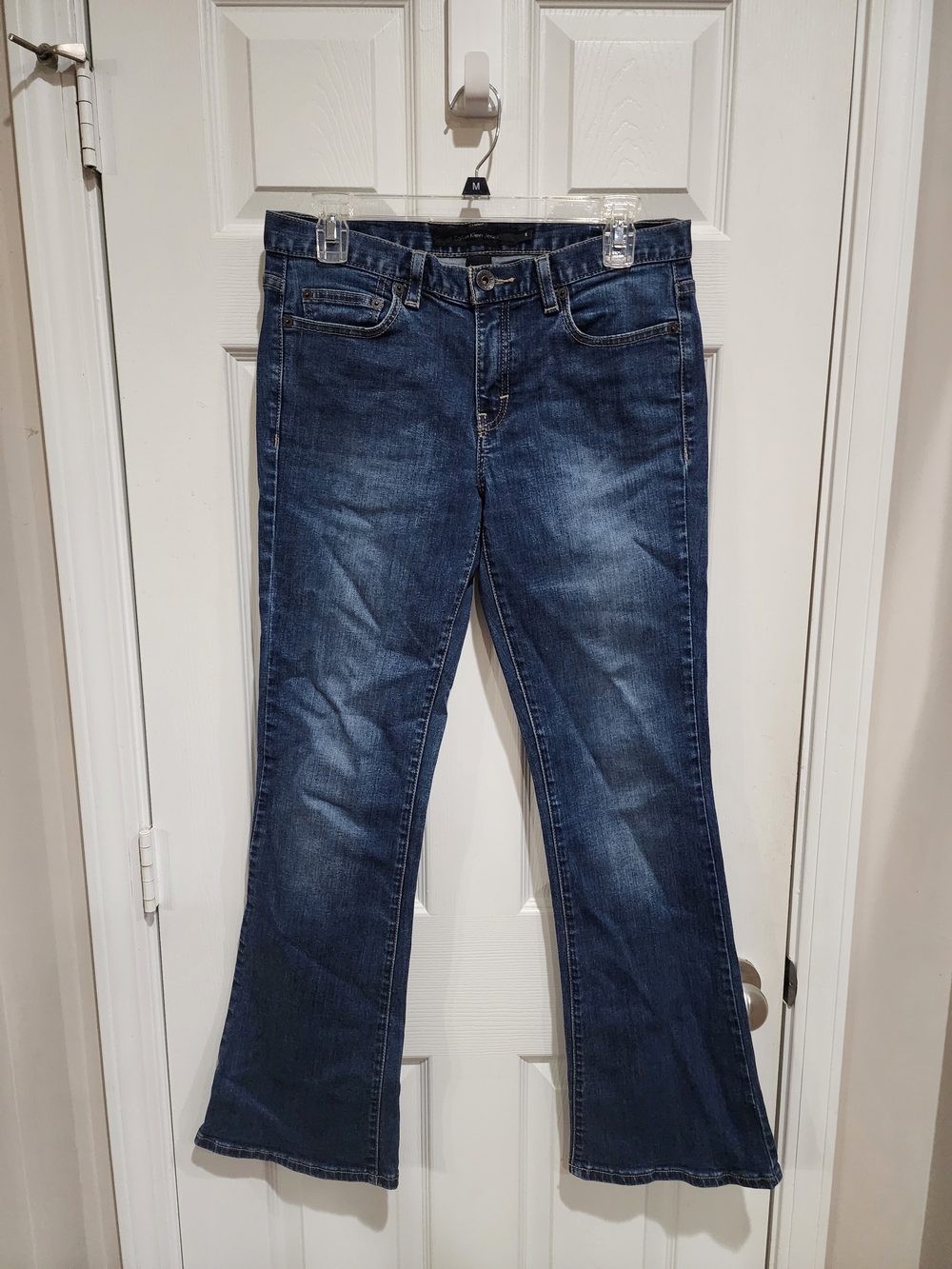 Calvin Klein Women’s Size 6 X 32” Flare Leg Dark Wash Denim Jeans Style WG41A50C